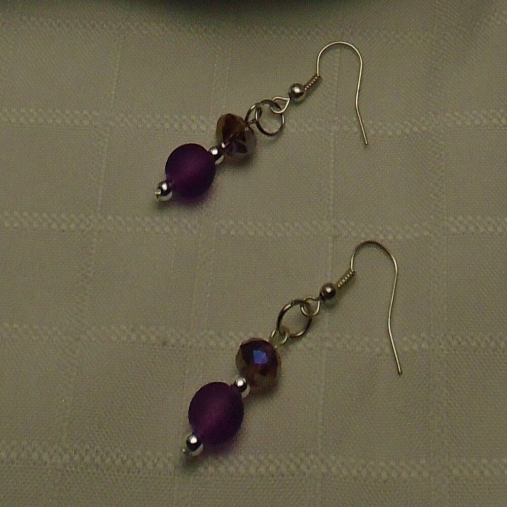 No105 Beautiful handmade long necklace with silver moon pendant & earrings - Picture 5 of 9